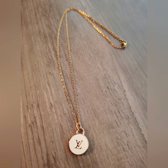 Louis Vuitton Zipper Pull Pendant/14k Gold Plated Chain - Picture 4 of 5